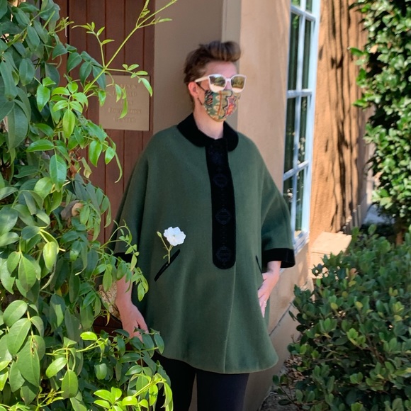 Vintage Jackets & Blazers - Vintage 50s Green Wool Cape with Velvet Trim